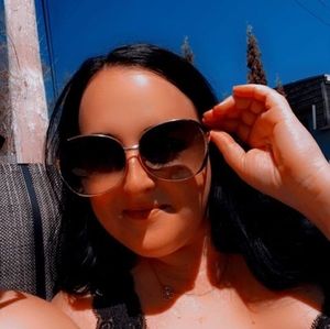 Meet your Posher, Joanie